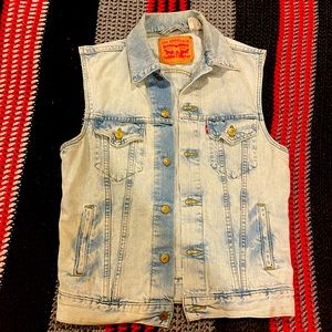 Sick denim Levi’s vest